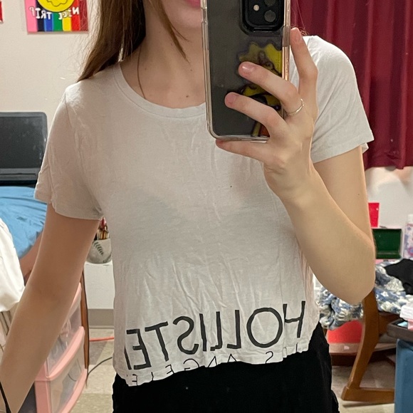 Hollister Graphic Tee - Picture 4 of 4